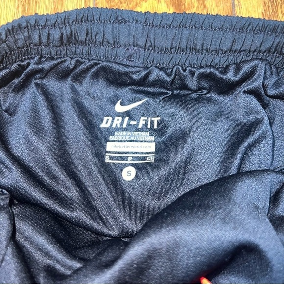 Nike Dri-Fit Black and Neon Athletic Shorts Size Small - Picture 2 of 9